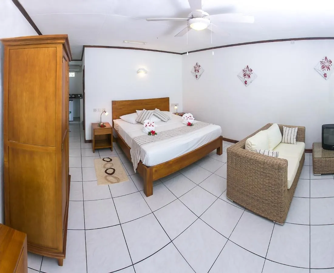 Anse Soleil Beachcomber Hotel And Self Catering Baie Lazare  Seychelles - szigetek