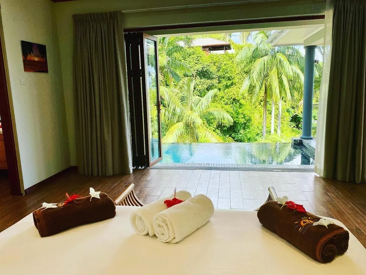 Anse Soleil Beachcomber Hotel And Self Catering Baie Lazare